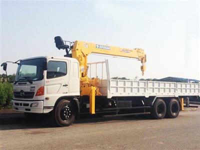 Xe tải Hino FL8JTSL gắn cẩu tự hành Soosan 7 tấn SCS746L