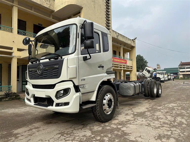 Xe Tải Thùng Dongfeng 3 Chân Co 270 Yuchai