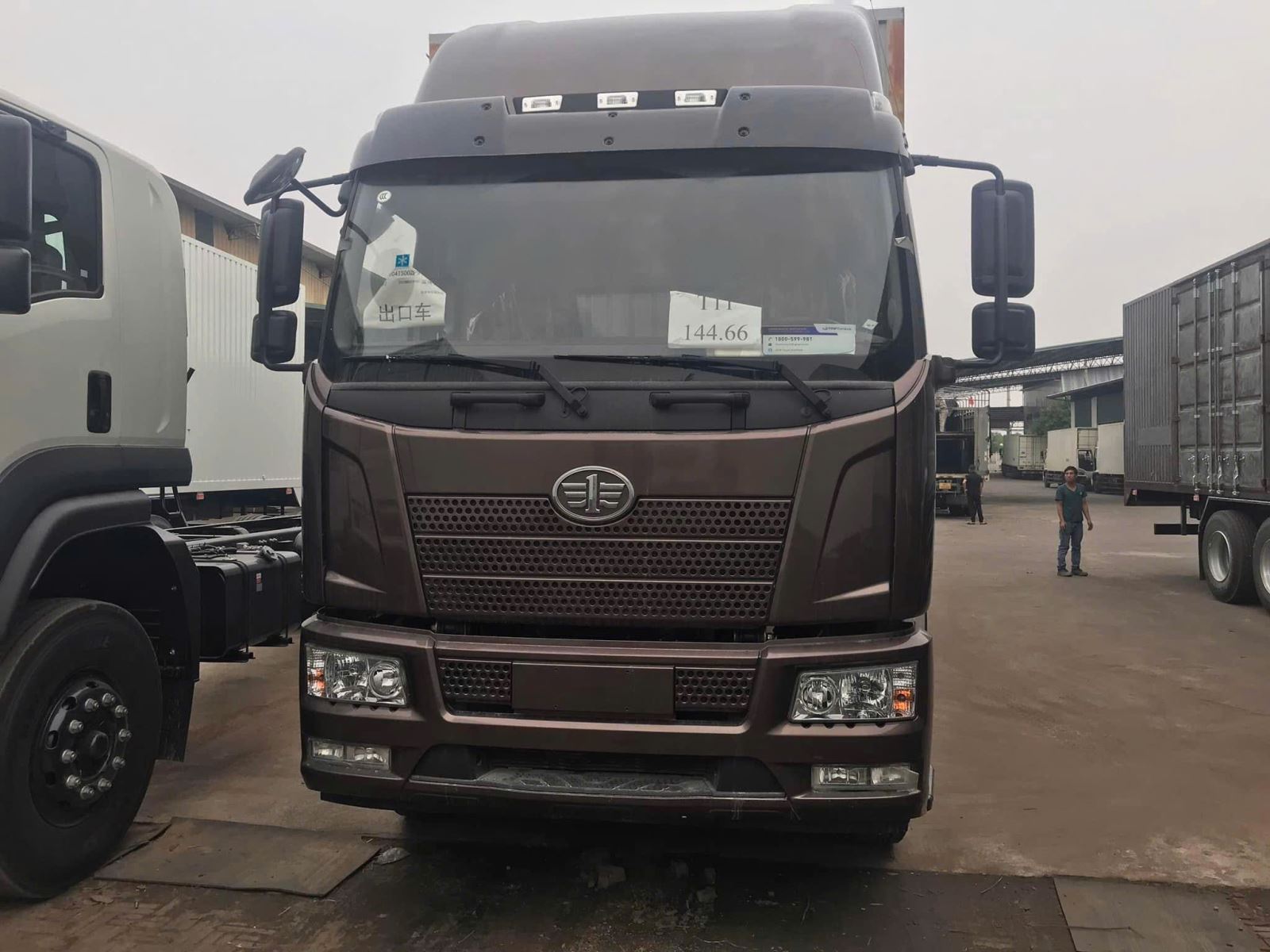 Xe Tải  7 Tấn Thùng Kín Công Ten Nơ Faw 9m7