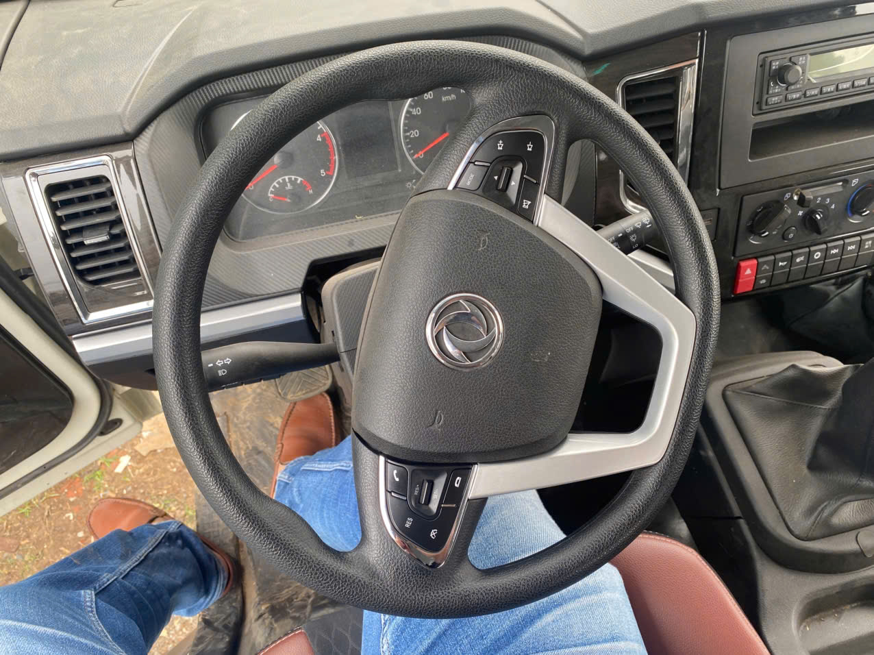 Xe Siêu Tải Dongfeng 9 Tấn 5 Thùng 7m1