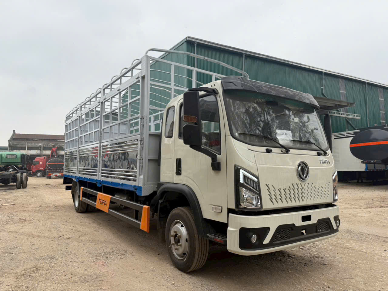 Xe Siêu Tải Dongfeng 9 Tấn 5 Thùng 7m1